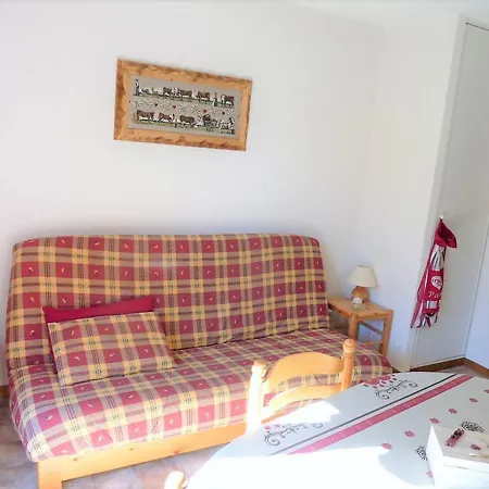 2 Pieces Avec Balcon, Parking - Secteur Calme - Fr-1-573-66 * Le Biot